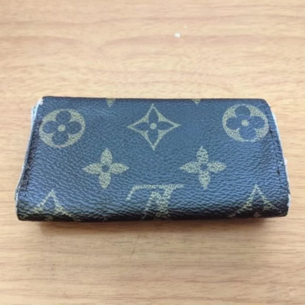 Louis Vuitton Monogram Key Holder/Wallet #650💥PRICE DROP💥